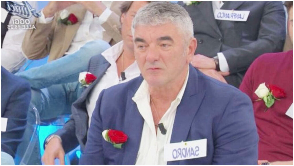 Uomini e Donne, Sandro termina la conoscenza con tre dame mentre Cinzia lascia per amore