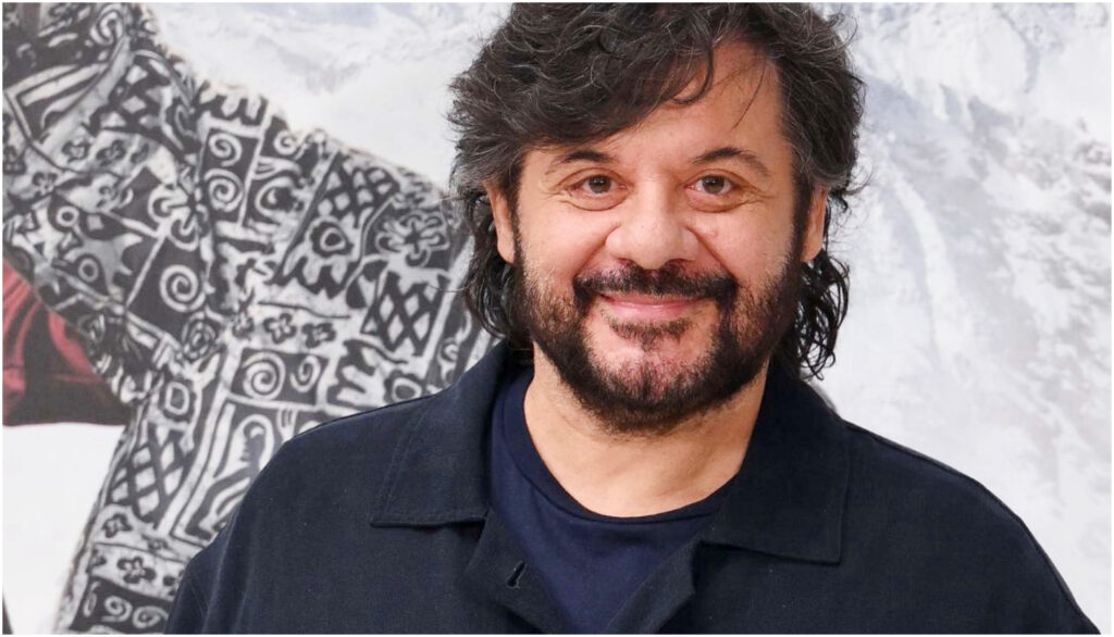 Lillo Petrolo affianca Carlo Conti e Laura Pausini nella serata cover del prossimo Sanremo