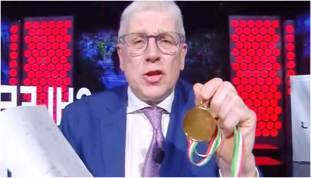 Mansouri ucciso a Rogoredo, Mario Giordano critica l’indagine e propone una medaglia al poliziotto