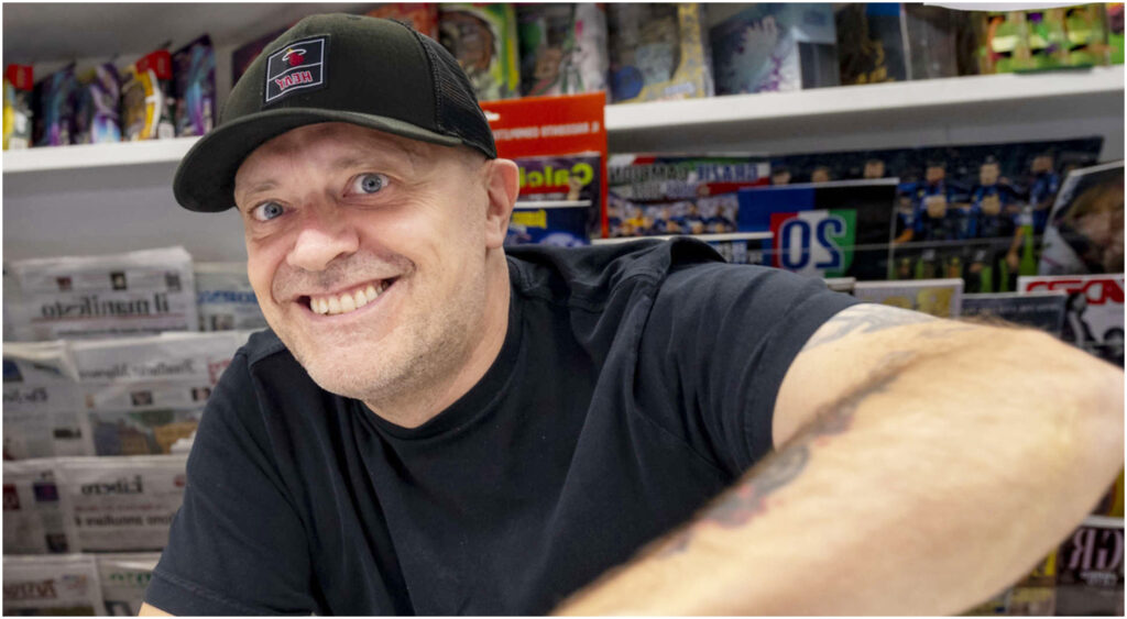 Max Pezzali presenta la sua casa-rifugio a Torre d’Isola tra lusso minimal e angoli di creatività