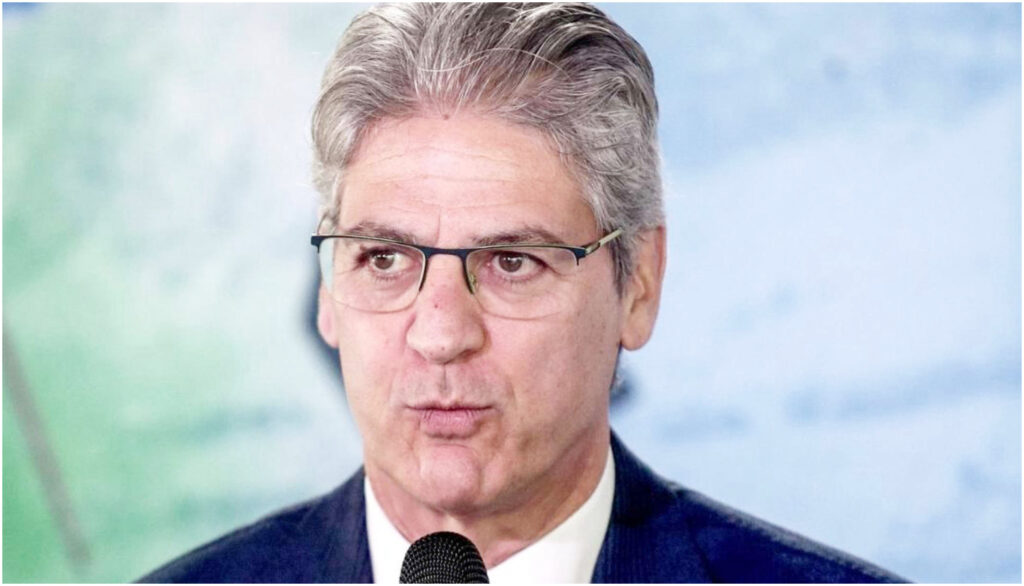 Paolo Petrecca potrebbe lasciare la Rai dopo la telecronaca alle Olimpiadi, in attesa di chiarimenti