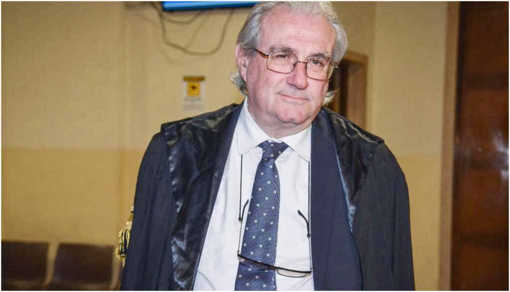 Fabrizio Corona e Falsissimo oscurati sui social, l’avvocato Chiesa denuncia censura inaccettabile