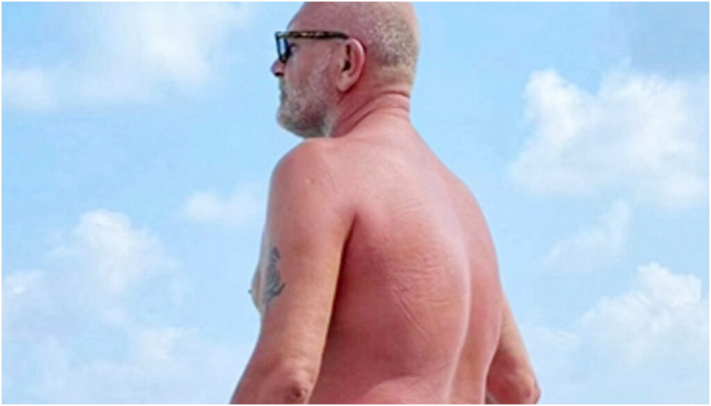 Andrea Pucci condivide su Instagram una foto inedita dopo l’annuncio di Carlo Conti a Sanremo