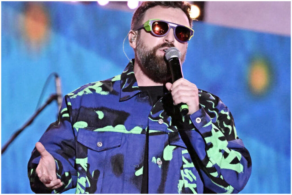 Sanremo 2026, abito Dargen D'Amico seconda serata Festival: stilista