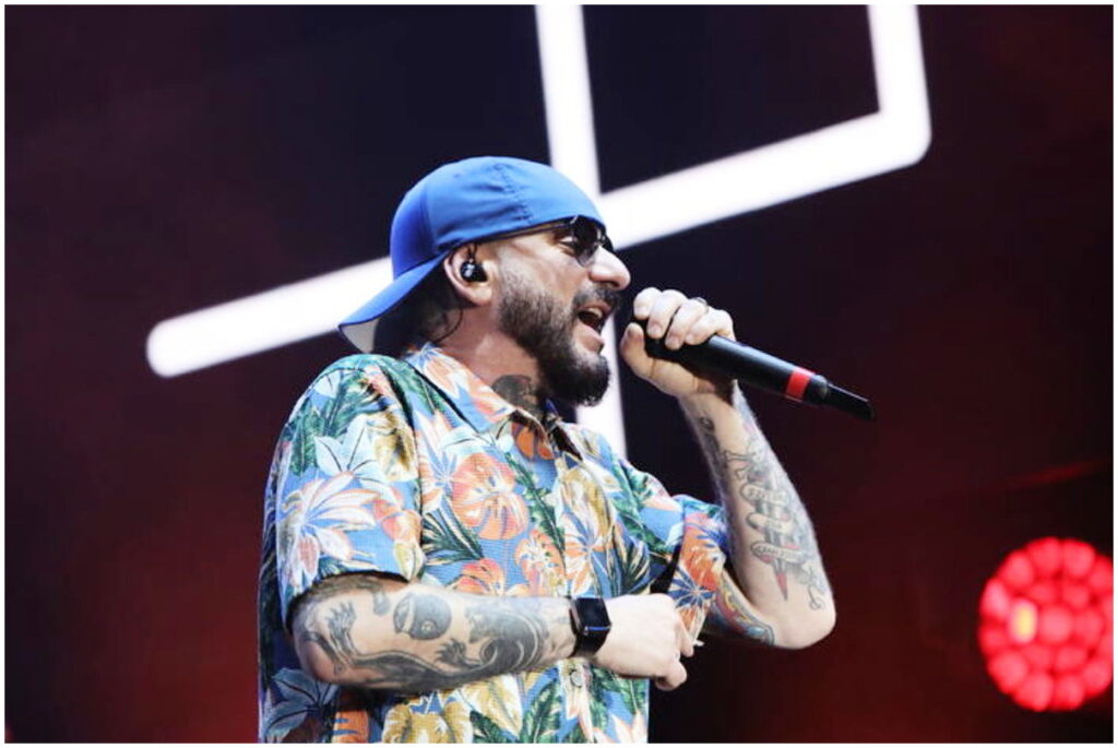 Sanremo 2026, abito J-Ax prima serata Festival: look, stilista