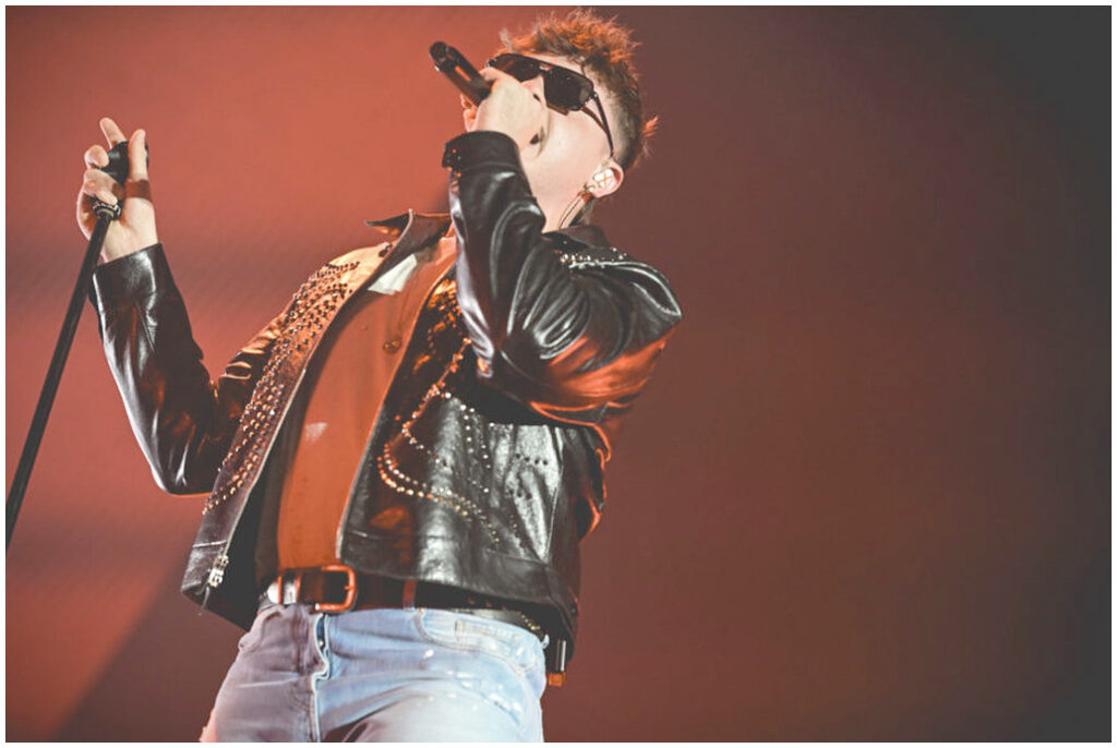 sanremo-2026-labito-di-olly-ospite-prima-serata-del-festival-look-e-stilista