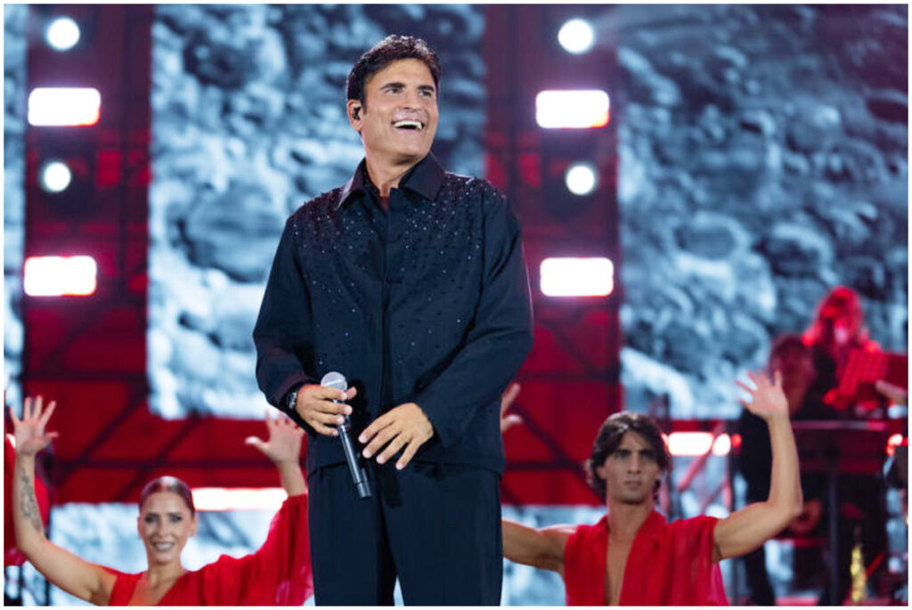 Sanremo 2026, abito Sal Da Vinci seconda serata Festival: look, stilista