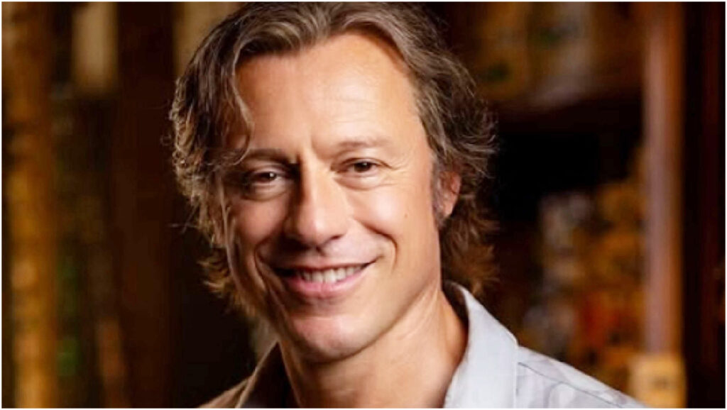 Stefano Accorsi parla del figlio cameriere e riflette sulla sua carriera e sul futuro lavorativo