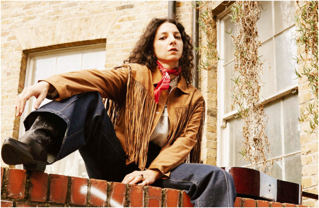 SvegliaGinevra, l’intervista alla cantautrice che racconta la sua lotta interiore e il nuovo inizio