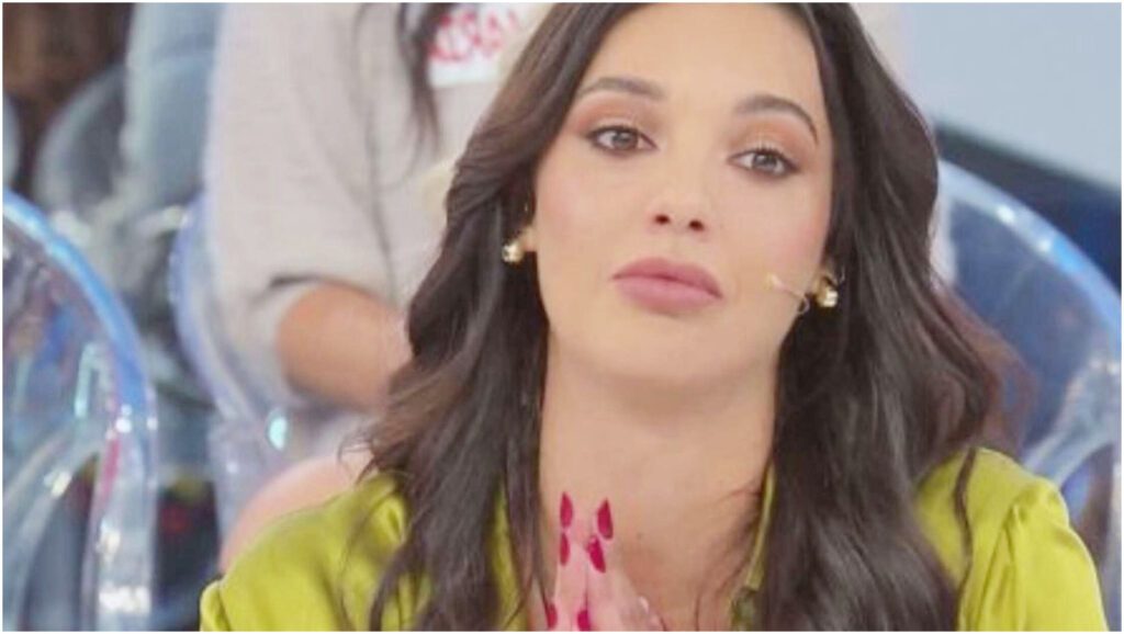 Uomini e Donne anticipazioni: tensione tra i partecipanti Over, Sara affronta nuove difficoltà