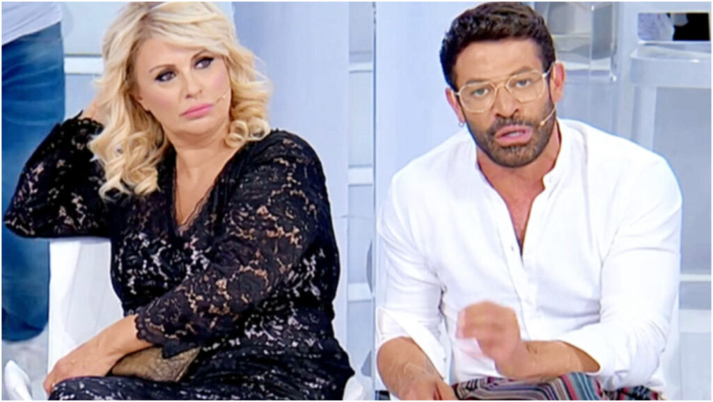 Uomini e Donne, tensione in studio dopo una scelta che provoca imprevisti e controversie.