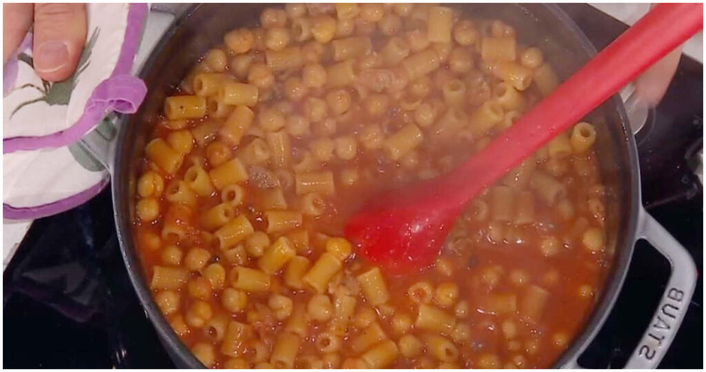 Pasta ceci e vongole di Daniele Persegani: la ricetta emozionante del 30 marzo 2026 a È sempre mezzogiorno!