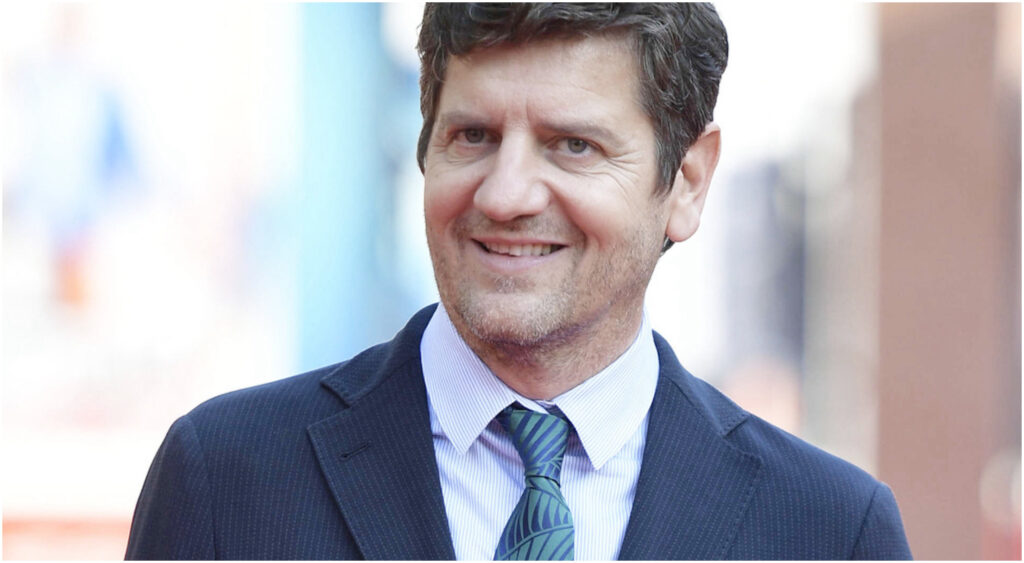 Fabio De Luigi riflette su un momento di crisi: il timore di annoiare il pubblico e la rinascita emotiva