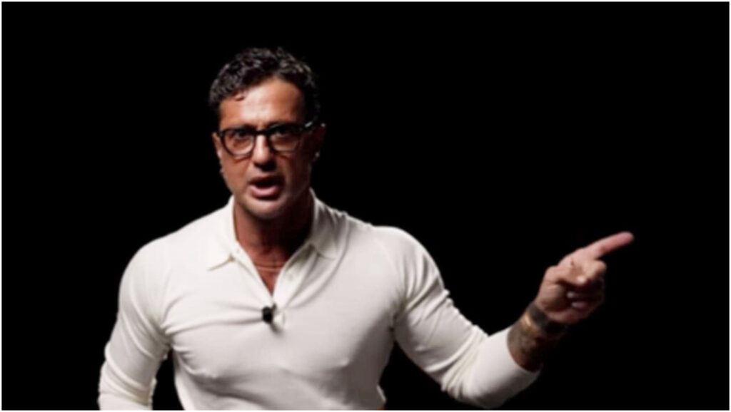 Fabrizio Corona denuncia l’oscuramento della nuova puntata di Falsissimo e afferma che la censura non fermerà il programma