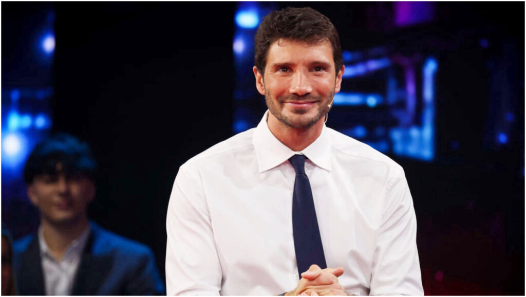 Stefano De Martino lascia Roma e fa ritorno a Milano per dedicarsi al figlio e future opportunità