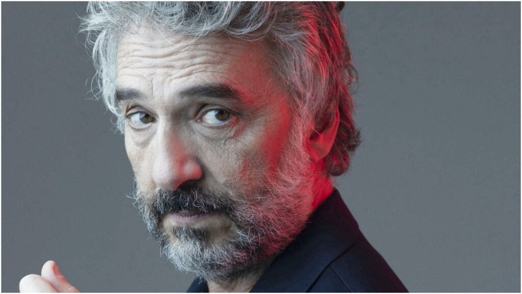 Vincenzo Ferrera racconta il suo legame con la recitazione e le sfide di Mare Fuori