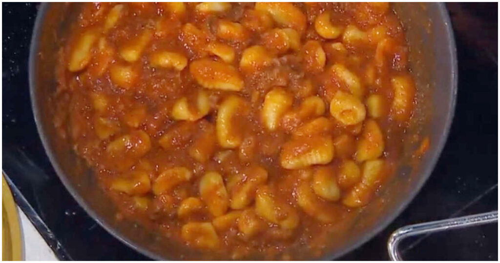 Gnocchi con sugo alla vaccinara di Gian Piero Fava: la ricetta imperdibile del 8 aprile 2026 da È sempre mezzogiorno!