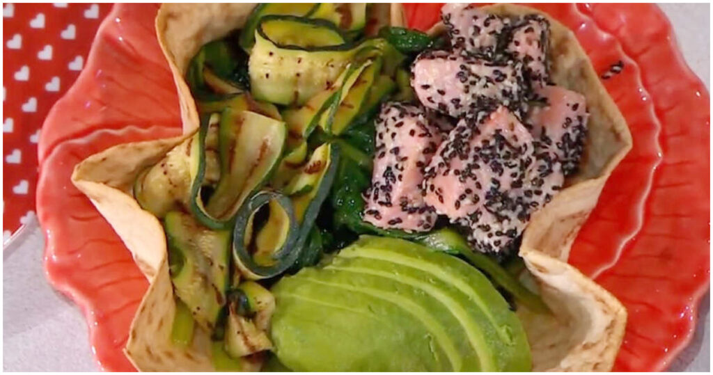 Scopri il Pokè di piadina di Zia Cri, la ricetta del 9 aprile 2026 da E’ sempre mezzogiorno: un goloso cestino salato da non perdere!