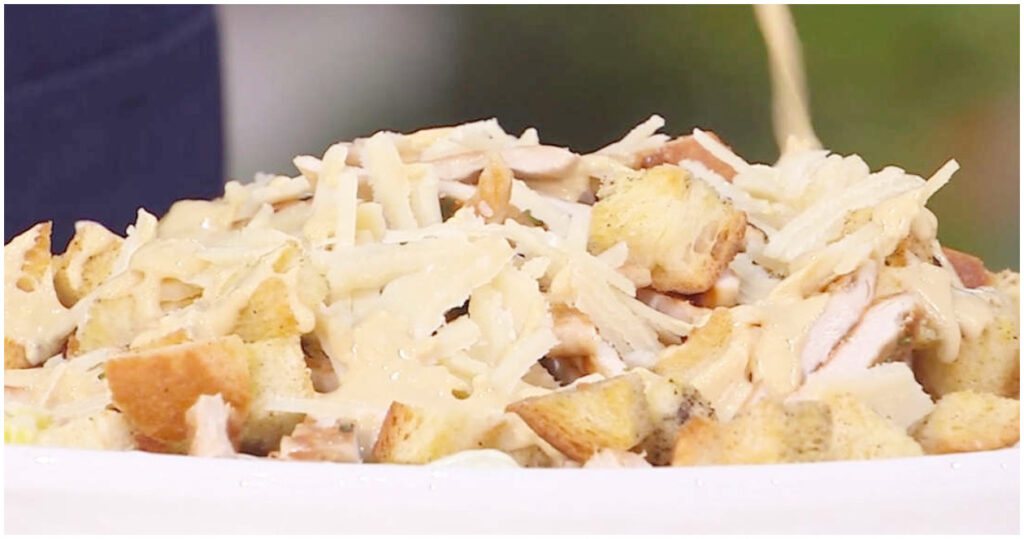 Scopri la vera Caesar salad con Daniele Persegani: la ricetta perfetta per la primavera del 15 aprile 2026 a È sempre mezzogiorno!