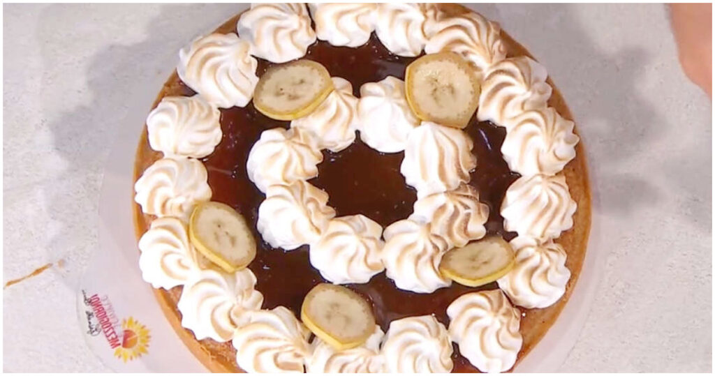 Torta banane e nocciole di Sal De Riso: la dolce ricetta vista il 16 aprile 2026 a È sempre mezzogiorno!