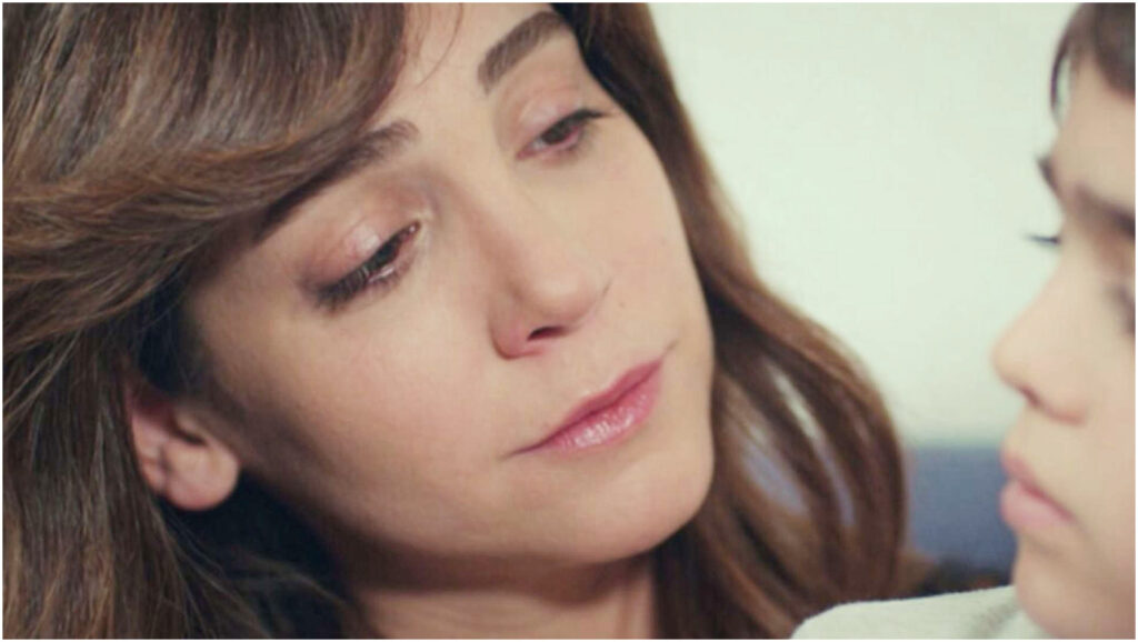 La forza di una donna trame al 10 maggio: Ceyda conquista la custodia di Arda e cambia tutto