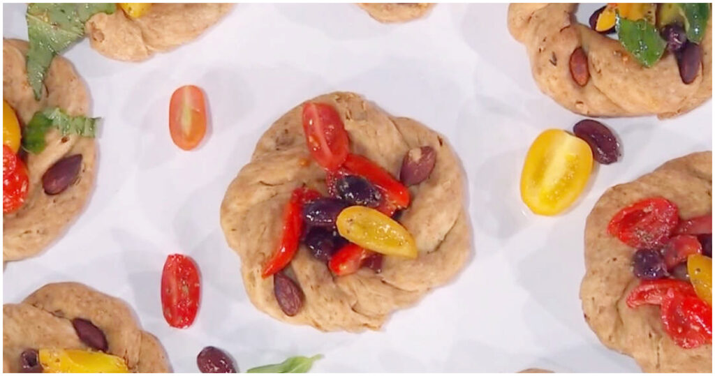 Caponata e taralli napoletani di Antonio Paolino: la ricetta imperdibile del 26 maggio 2026 su È sempre mezzogiorno!