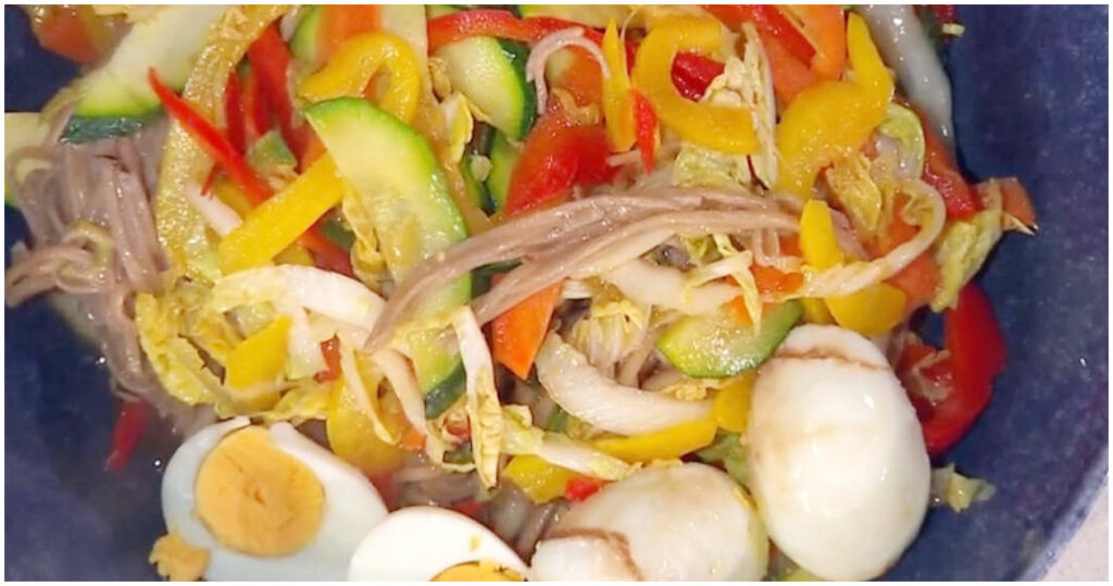 Noodles con verdure: la ricetta sfiziosa di Francesca Marsetti del 15 maggio 2026 a È sempre mezzogiorno