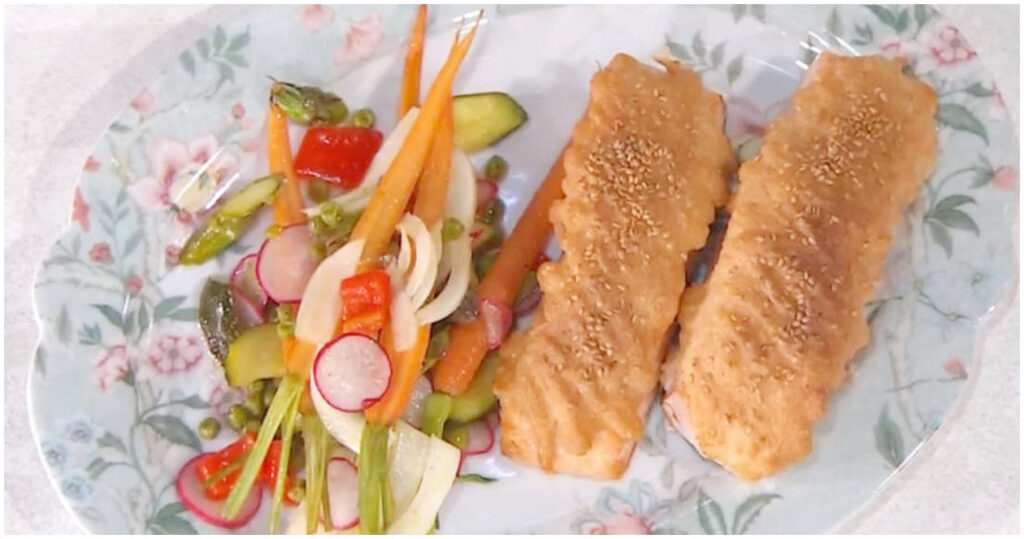 Salmone in crosta di riso: la ricetta innovativa di Cenzo Morlando per un piatto primaverile visto il 15 maggio 2026 a È sempre mezzogiorno