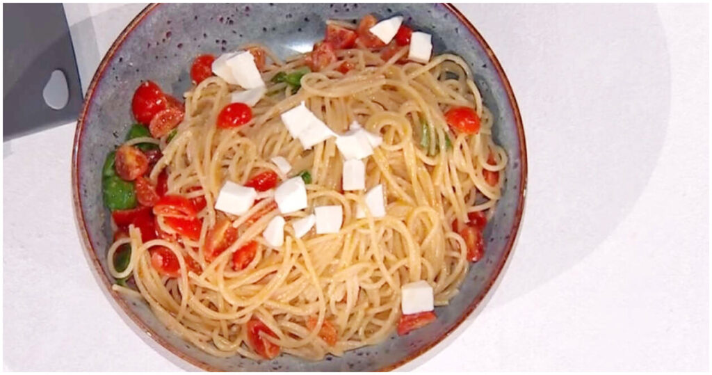 Scopri la ricetta veloce degli Spaghetti alla Crudaiola di Daniele Persegani del 19 maggio 2026 su È sempre mezzogiorno: un primo piatto fresco e gustoso!
